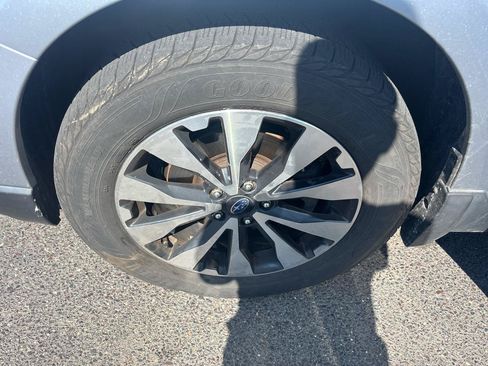 Used 2017 Subaru Outback 2.5i Limited AWD/4WD image 17