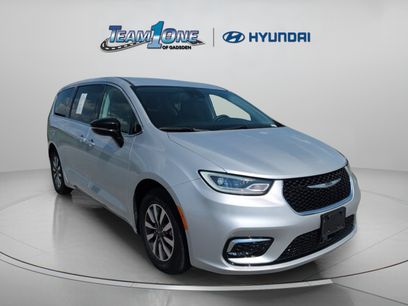 Used 2024 Chrysler Pacifica Limited