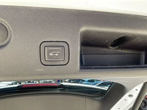 Used 2024 Chevrolet Equinox LT AWD/4WD image 31