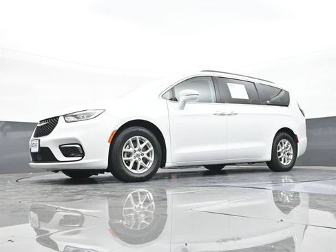 Used 2022 Chrysler Pacifica Touring-L FWD image 56