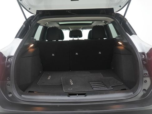 Used 2025 Nissan Kicks SV w/ SV Premium Package image 17