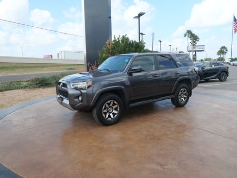 Used 2018 Toyota 4Runner TRD Off-Road image 5