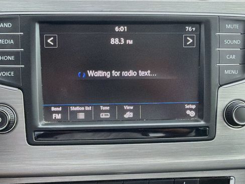 Used 2017 Volkswagen Golf S FWD image 31