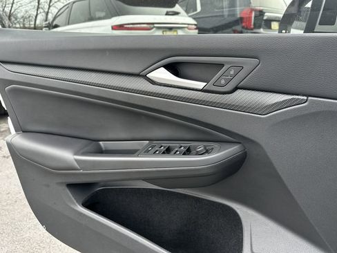 Used 2024 Volkswagen Golf R 2.0T image 31