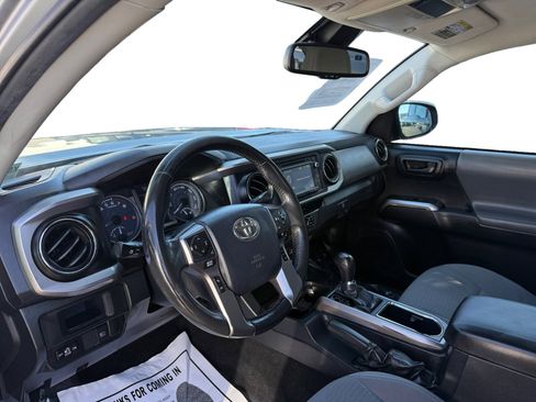 Used 2019 Toyota Tacoma SR5 image 9