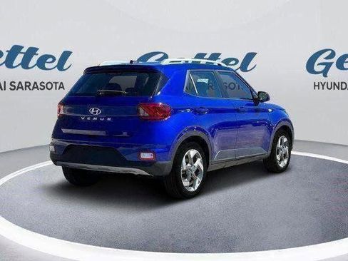 Certified 2025 Hyundai Venue SEL image 7