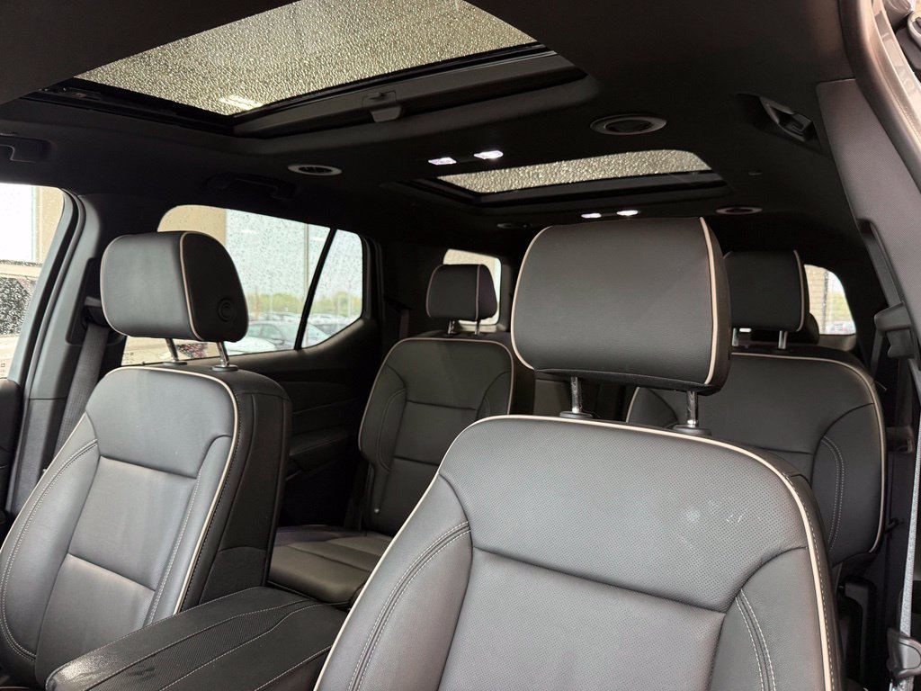 Used 2023 Chevrolet Traverse Premier w/ Redline Edition AWD/4WD image 23
