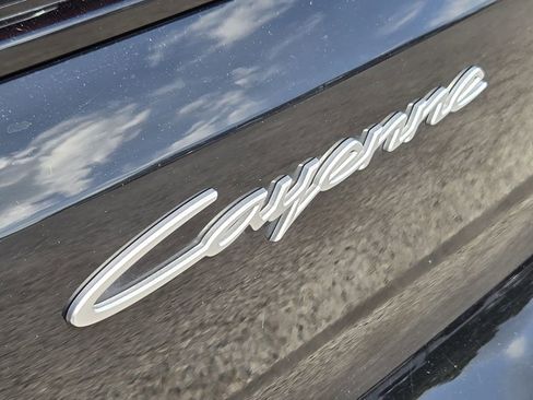 Used 2024 Porsche Cayenne Coupe AWD/4WD image 14