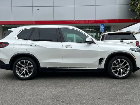 Used 2025 BMW X5 sDrive40i RWD image 2