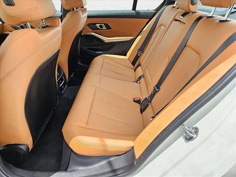 Used 2025 BMW 330i Sedan w/ Convenience Package image 15