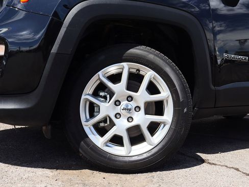 Used 2023 Jeep Renegade Latitude image 5