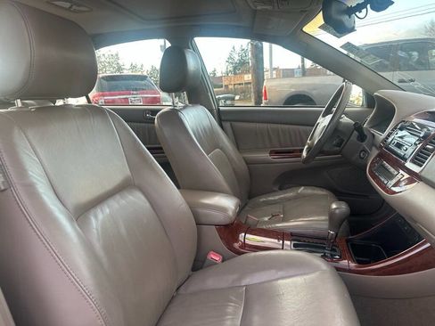 Used 2004 Toyota Camry LE image 24