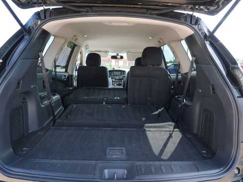 Used 2016 Nissan Pathfinder SV AWD/4WD image 32