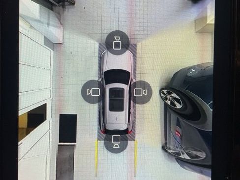 Certified 2024 Volvo XC90 B6 Ultimate w/ Protection Package image 23