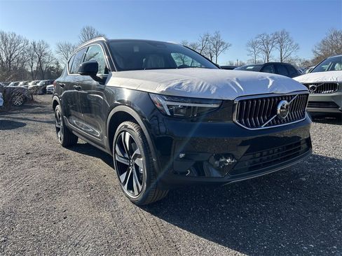 New 2025 Volvo XC40 B5 Ultra w/ Protection Package Premier image 2