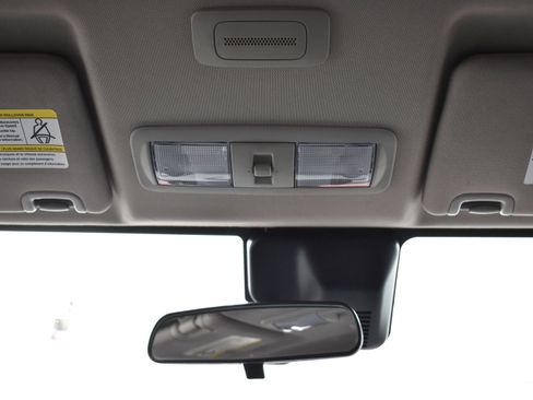 Used 2023 Nissan Frontier SV image 27