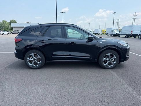 Used 2024 Ford Escape ST-Line w/ Tech Pack #1 AWD/4WD image 4