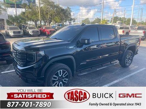 Used 2022 GMC Sierra 1500 AT4 w/ AT4 Preferred Package AWD/4WD image 1