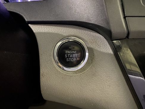 Used 2017 Toyota Sienna XLE w/ XLE Navigation Package FWD image 14