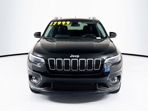 Used 2019 Jeep Cherokee Latitude Plus w/ Trailer Tow Group AWD/4WD image 2