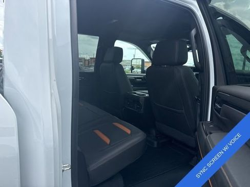 Used 2025 GMC Sierra 2500 AT4 w/ AT4 Premium Plus Package AWD/4WD image 9
