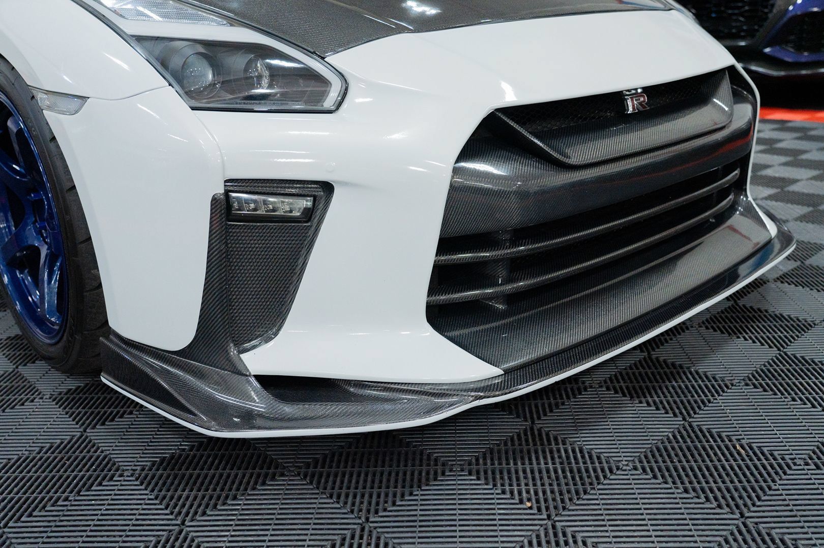 Used 2009 Nissan GT-R Premium AWD/4WD image 13