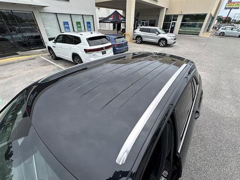 New 2026 Volkswagen Atlas Cross Sport SE FWD image 12