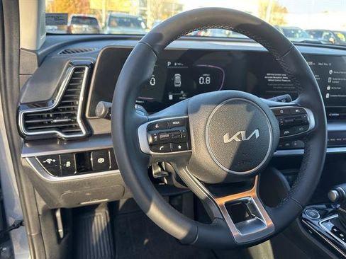 Certified 2024 Kia Sportage EX image 10