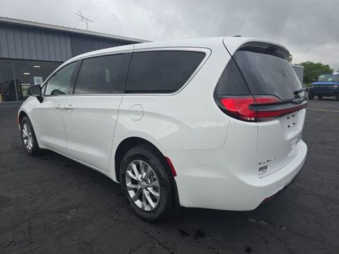 New 2025 Chrysler Pacifica Select w/ Uconnect Theater Family Group AWD/4WD image 5