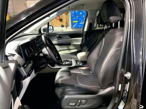 Used 2024 Kia Carnival LX FWD image 20