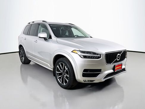 Used 2019 Volvo XC90 T6 Momentum image 1