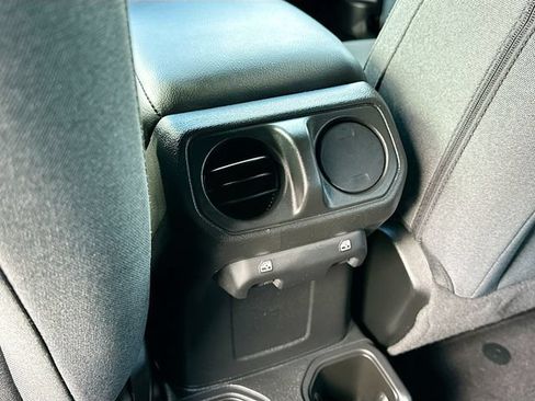 Used 2024 Jeep Wrangler Unlimited Sport AWD/4WD image 25