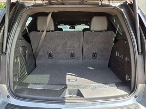 Used 2025 GMC Yukon Denali AWD/4WD image 33