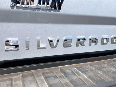Used 2017 Chevrolet Silverado 1500 LT w/ All Star Edition AWD/4WD image 31