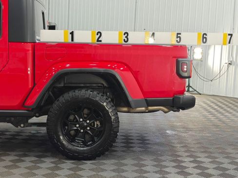 Used 2023 Jeep Gladiator Sport AWD/4WD image 24