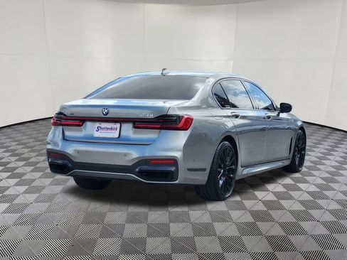 Used 2022 BMW 750i xDrive w/ M Sport Package AWD/4WD image 3
