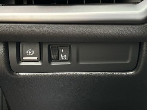 Used 2025 Cadillac XT4 Sport FWD image 11