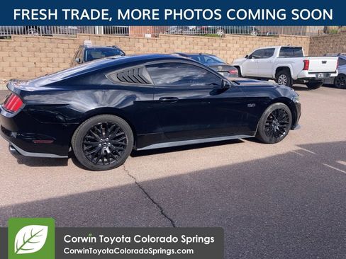 Used 2017 Ford Mustang GT Premium w/ GT Performance Package RWD image 9
