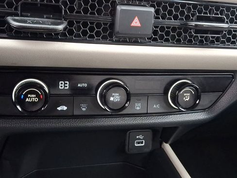 Used 2025 Honda HR-V LX image 16