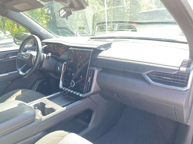 Used 2025 GMC Acadia Elevation FWD image 28