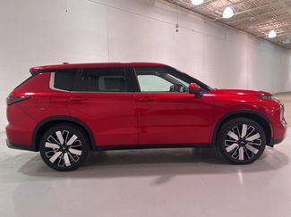 New 2025 Mitsubishi Outlander SE video 2