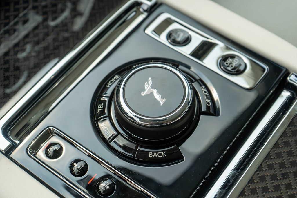 New 2027 Rolls-Royce Cullinan Black Badge AWD/4WD image 21
