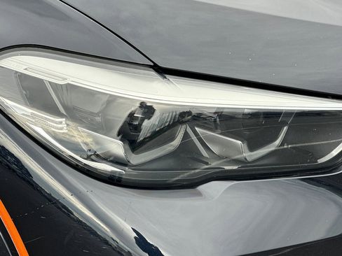 Used 2019 BMW X5 xDrive40i w/ M Sport Package image 11