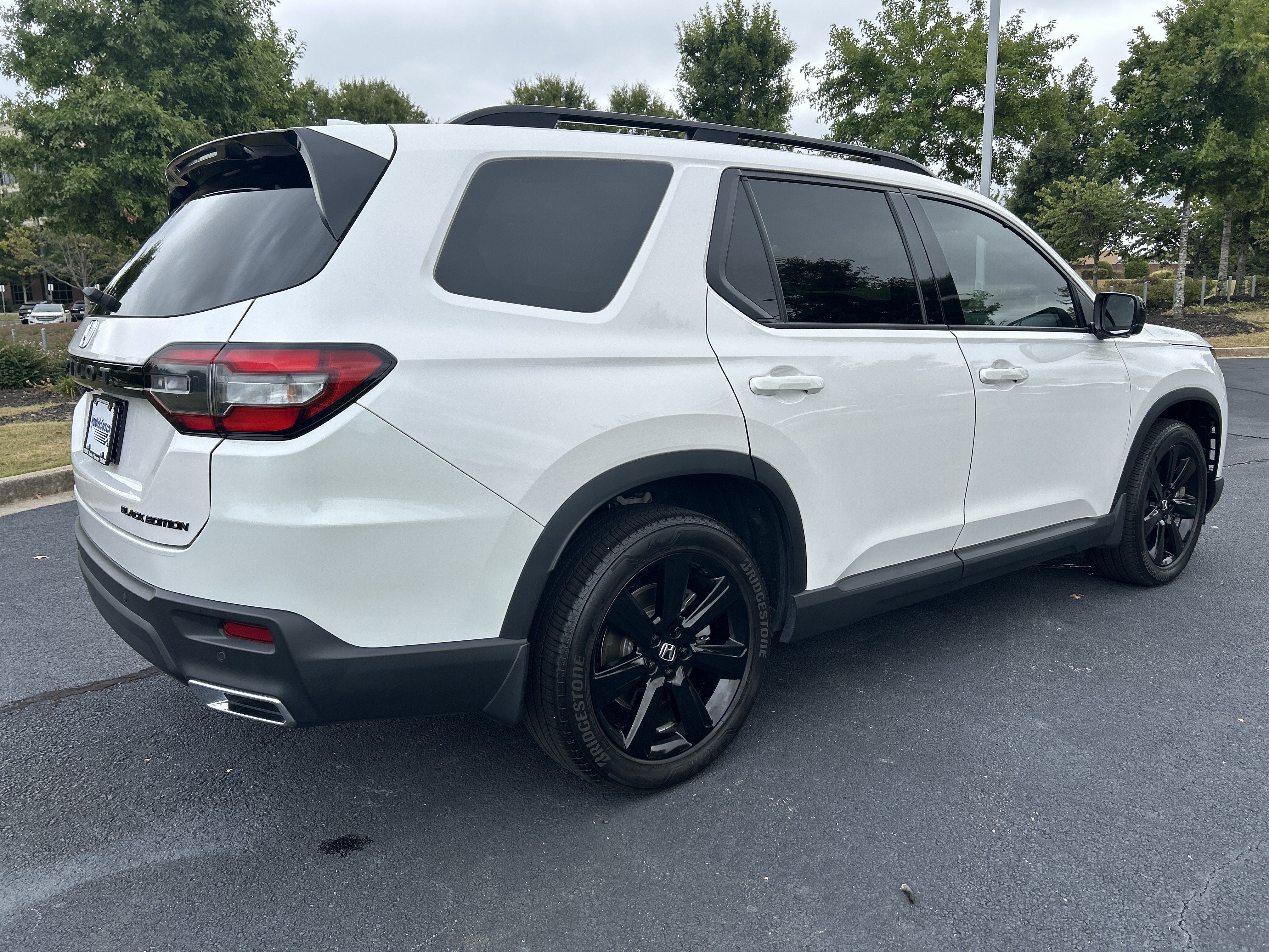 Certified 2025 Honda Pilot Black Edition image 9