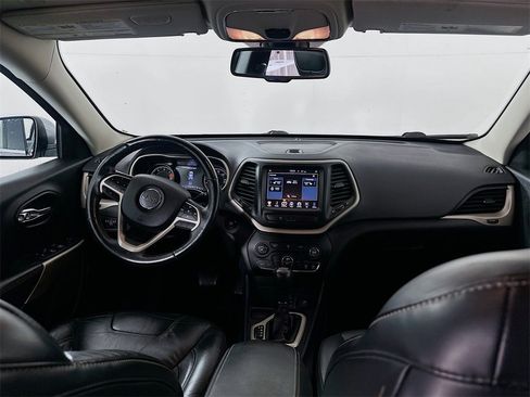 Used 2018 Jeep Cherokee Limited image 22