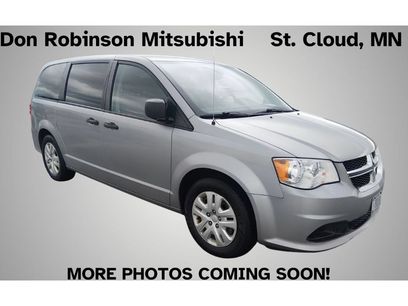 Used 2019 Dodge Grand Caravan SE w/ UConnect Hands-Free Group