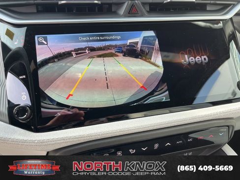 New 2026 Jeep Cherokee Laredo image 9