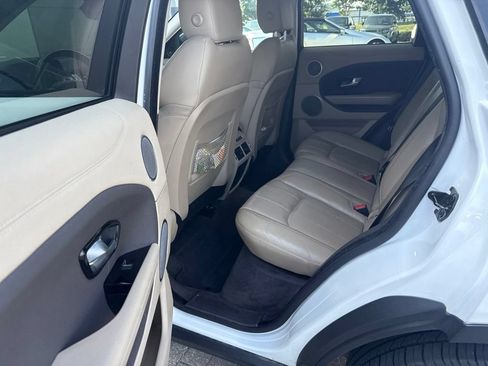 Used 2017 Land Rover Range Rover Evoque SE AWD/4WD image 19