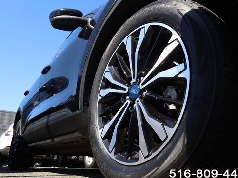 Used 2022 Ford Escape SEL w/ SEL Stealth AWD Package image 9