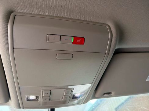 Used 2021 Volkswagen Atlas SE image 26